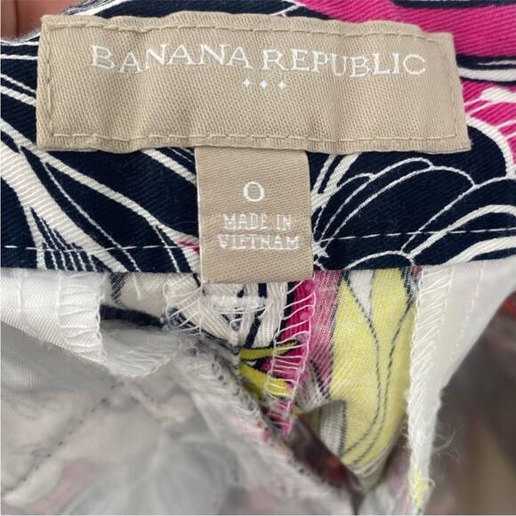 Banana Republic Factory Colorful Floral Multicolor Shorts - Picture 5 of 5